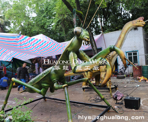 華龍藝術(shù)栩栩如生的大型螳螂模型