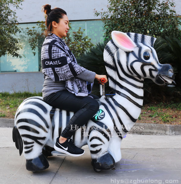 華龍藝術形象卡通的斑馬騎乘小車