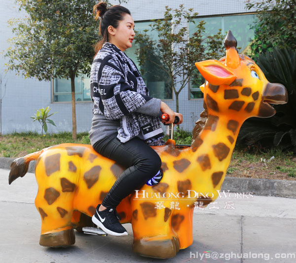 華龍藝術(shù)戶外兒童騎乘的跑跑車